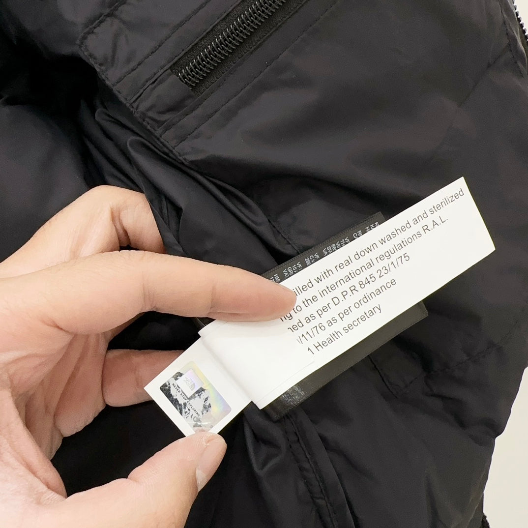 1996 vintage Nuptse padded packable jacket down jacket